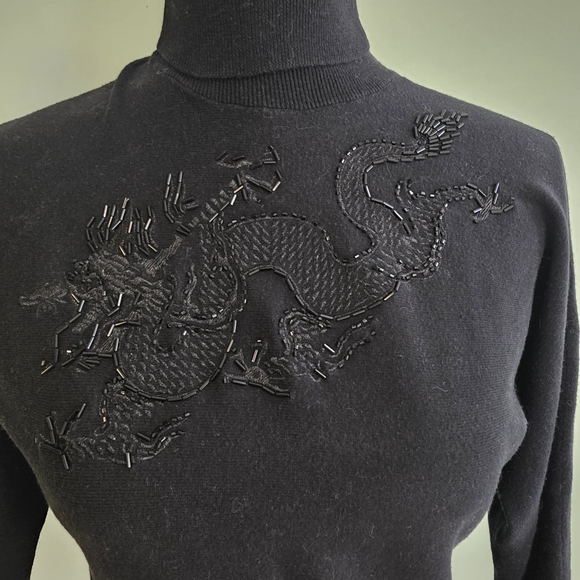 Black Dragon Embroidered Women's Sweater - Picture 3 of 4
